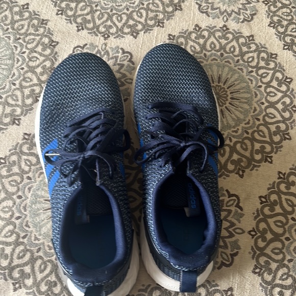 Size 12 adidas shoes - Picture 3 of 3